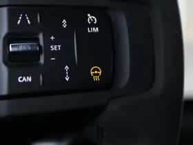 Land Rover Defender (2022) thumbnail 44