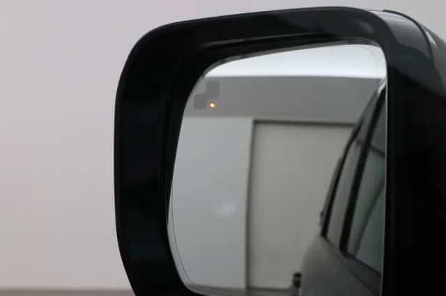 Land Rover Defender (2022) thumbnail 48