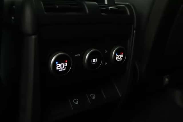 Land Rover Defender (2022) thumbnail 53