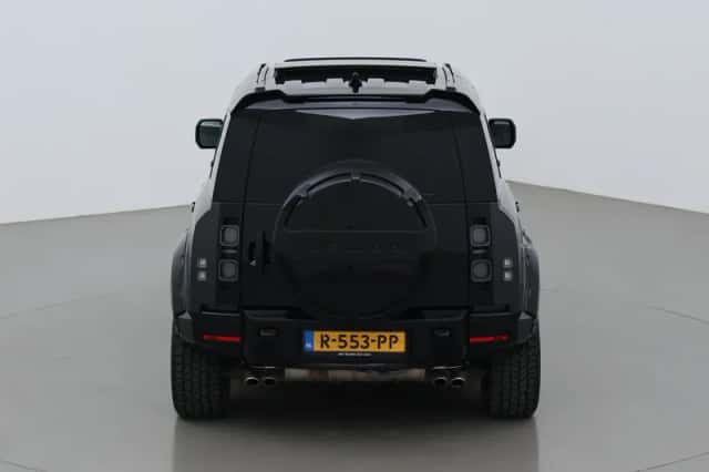 Land Rover Defender (2022) thumbnail 9