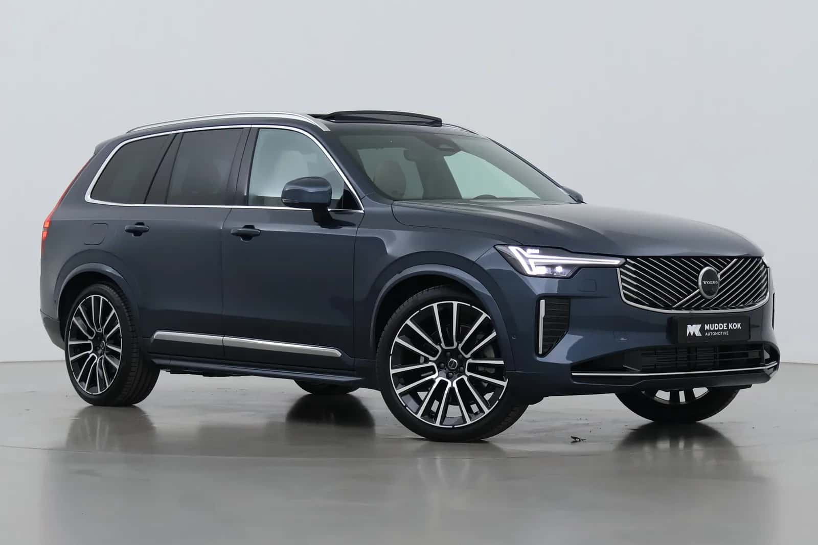 Volvo XC90 (2026) — foto 1