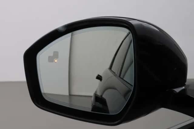 Land Rover Range Rover Evoque (2025) thumbnail 12