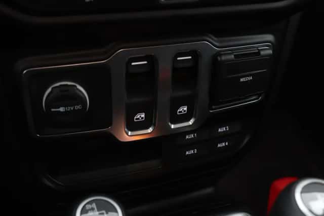 Jeep Wrangler (2020) thumbnail 28