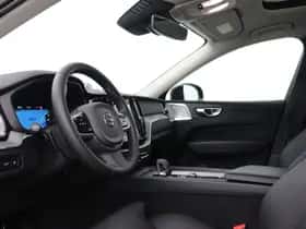 Volvo XC60 (2024) thumbnail 3