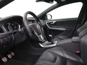 Volvo V60 (2018) thumbnail 3
