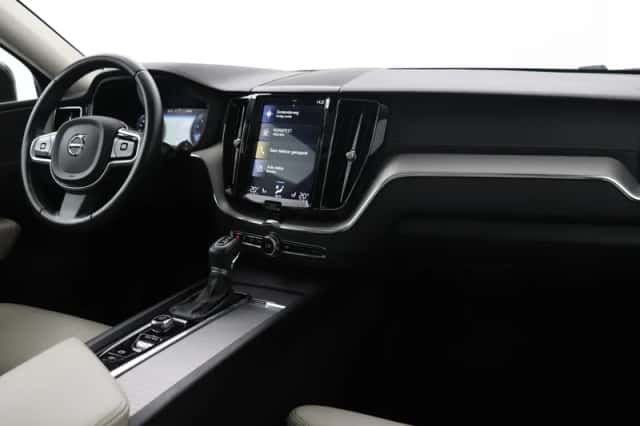 Volvo XC60 (2019) thumbnail 17