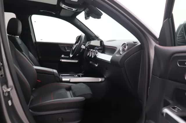Mercedes-Benz GLB-Klasse (2024) thumbnail 5