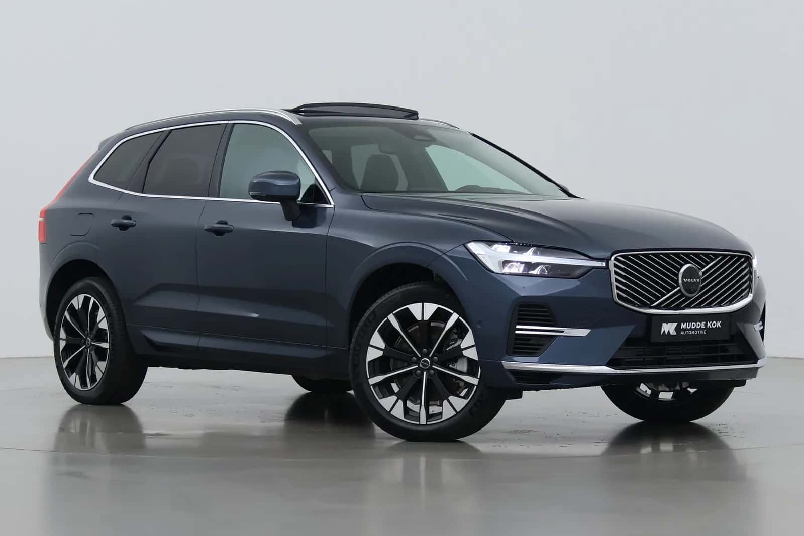 Volvo XC60 (2026) — foto 1