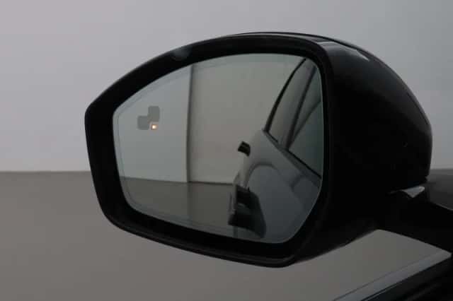Land Rover Range Rover Evoque (2026) thumbnail 12