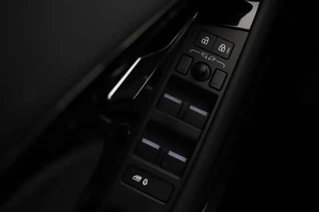 Land Rover Range Rover Evoque (2026) thumbnail 52