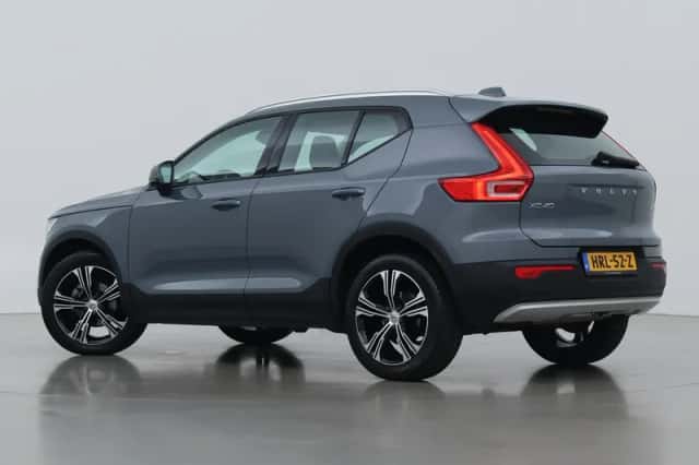 Volvo XC40 (2022) thumbnail 2