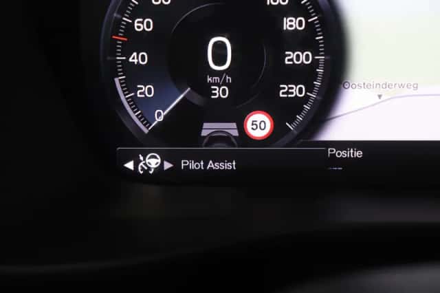 Volvo XC40 (2022) thumbnail 14