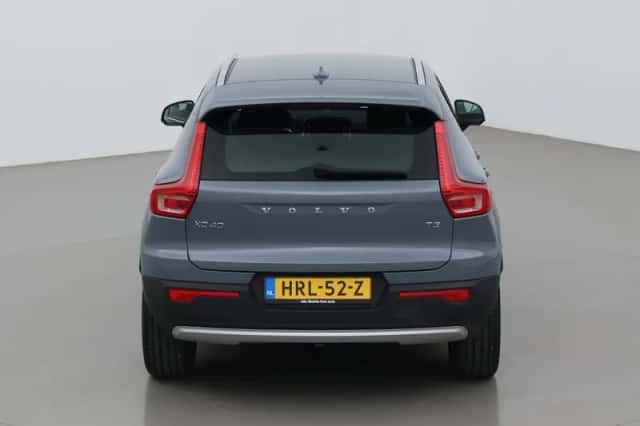 Volvo XC40 (2022) thumbnail 9
