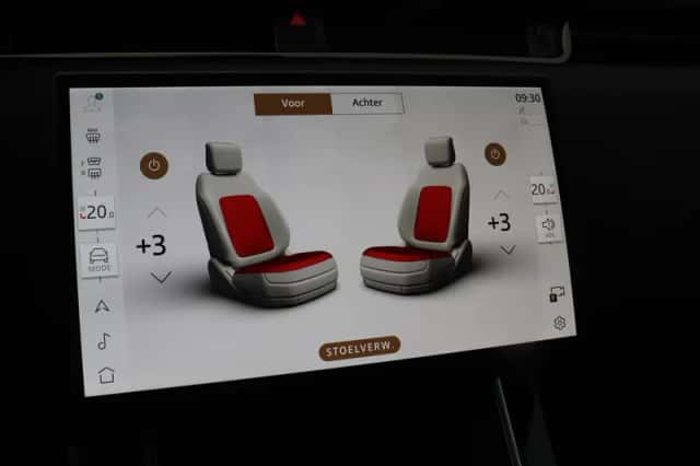 Land Rover Range Rover Evoque (2026) thumbnail 24