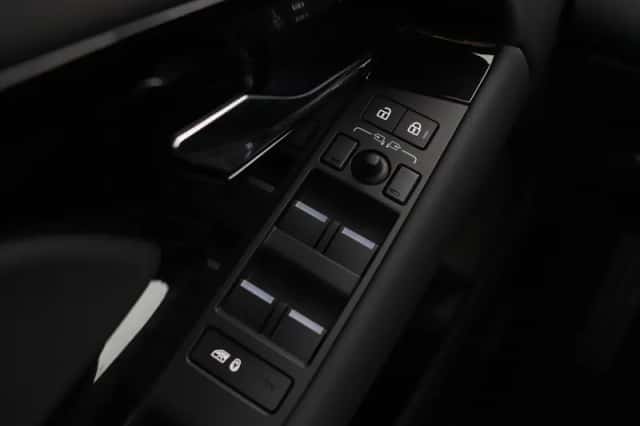 Land Rover Range Rover Evoque (2026) thumbnail 50
