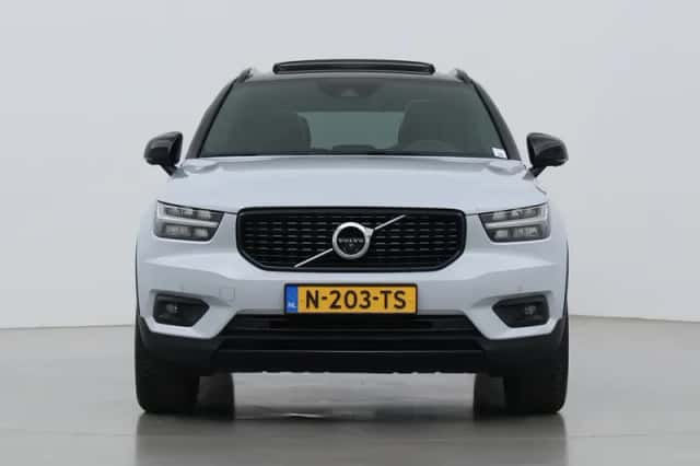 Volvo XC40 (2022) thumbnail 16