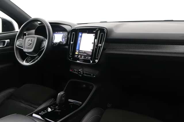 Volvo XC40 (2022) thumbnail 17