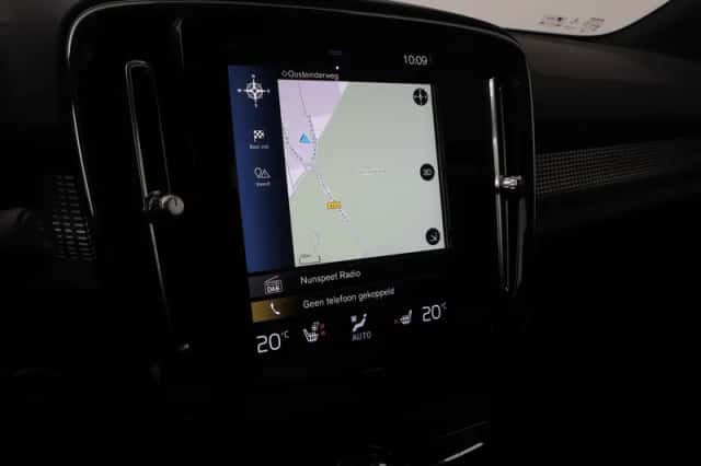 Volvo XC40 (2022) thumbnail 22