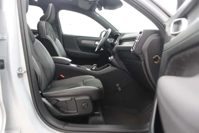 Volvo XC40 (2022) thumbnail 5