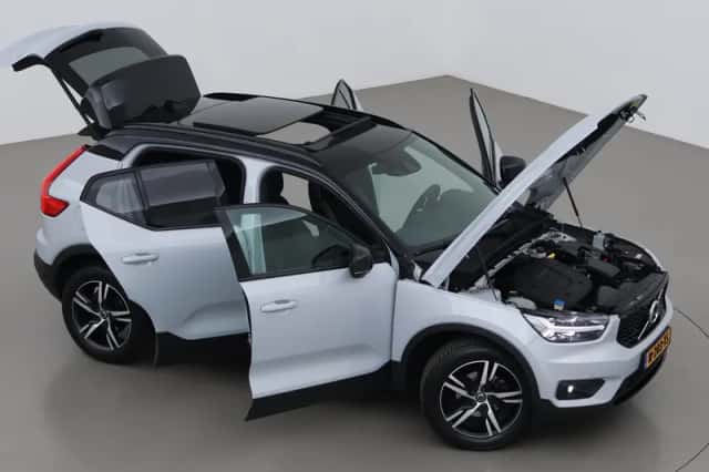 Volvo XC40 (2022) thumbnail 6
