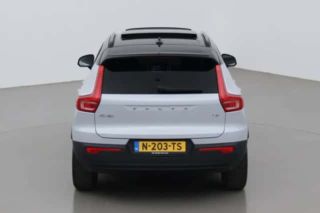 Volvo XC40 (2022) thumbnail 9
