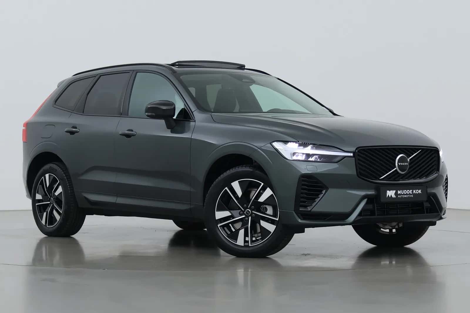 Volvo XC60 (2026) — foto 1