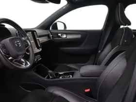 Volvo XC40 (2021) thumbnail 3