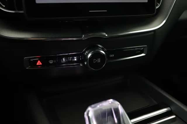 Volvo XC60 (2025) thumbnail 38