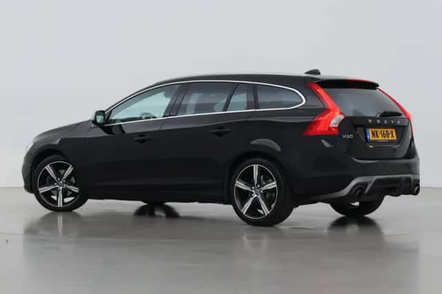 Volvo V60 (2017) thumbnail 2