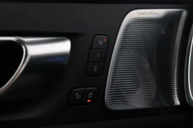 Volvo XC60 (2025) thumbnail 38