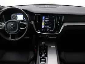Volvo V60 (2021) thumbnail 4