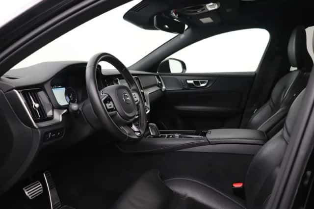 Volvo V60 (2020) thumbnail 3