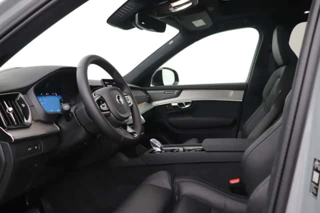 Volvo XC90 (2026) thumbnail 3