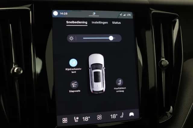 Volvo XC60 (2025) thumbnail 32
