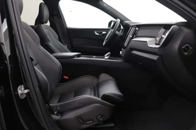 Volvo XC60 (2025) thumbnail 5