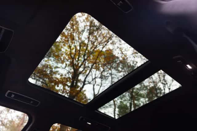 Land Rover Defender (2025) thumbnail 12