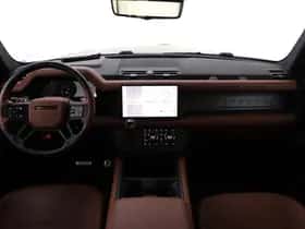 Land Rover Defender thumbnail 4