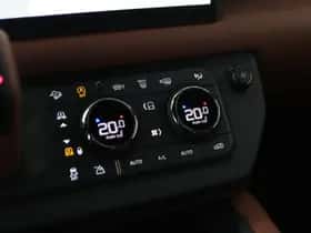 Land Rover Defender thumbnail 39