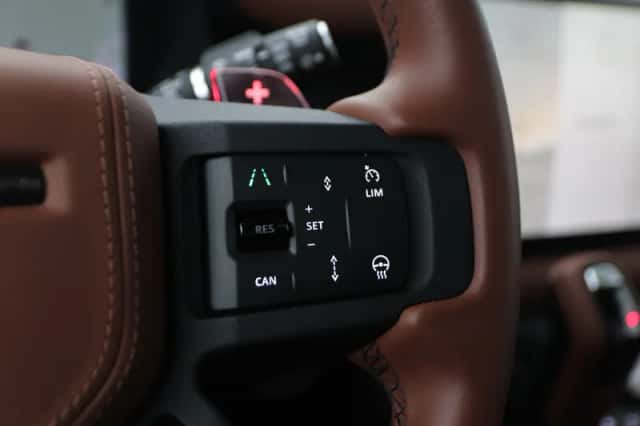 Land Rover Defender (2025) thumbnail 45