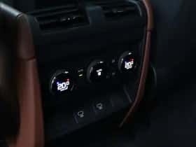 Land Rover Defender thumbnail 54