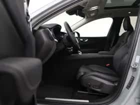 Volvo XC60 thumbnail 3