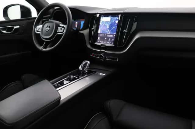 Volvo XC60 (2023) thumbnail 17