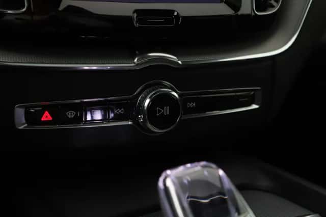 Volvo XC60 (2023) thumbnail 39