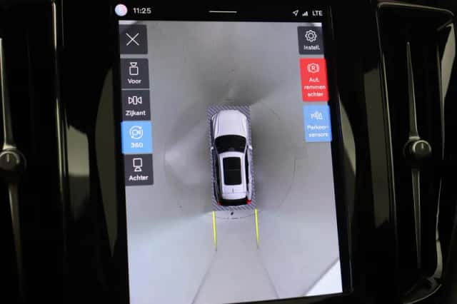 Volvo XC60 (2023) thumbnail 12