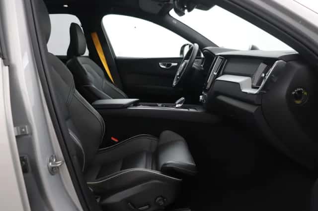 Volvo XC60 (2023) thumbnail 5