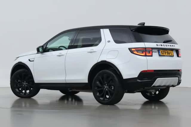 Land Rover Discovery Sport (2025) thumbnail 2
