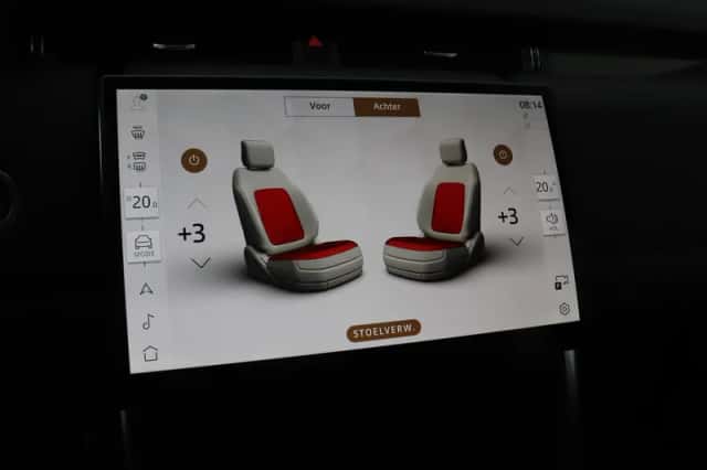 Land Rover Discovery Sport (2025) thumbnail 25