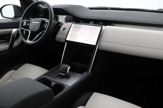 Land Rover Discovery Sport (2025) thumbnail 17