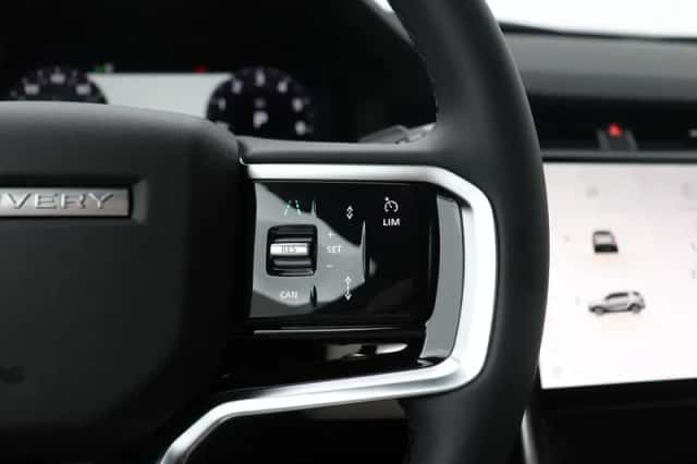 Land Rover Discovery Sport (2025) thumbnail 36