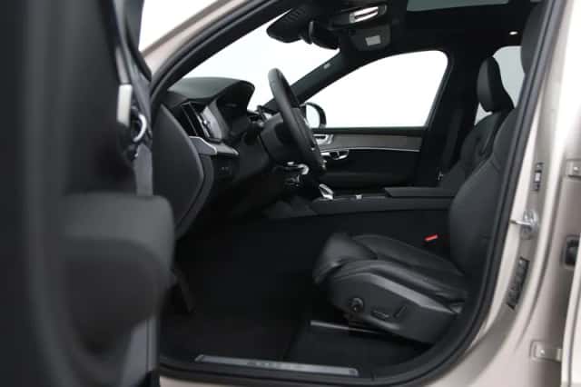 Volvo XC90 (2026) thumbnail 3